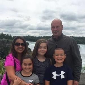 Meet your Posher, Adela